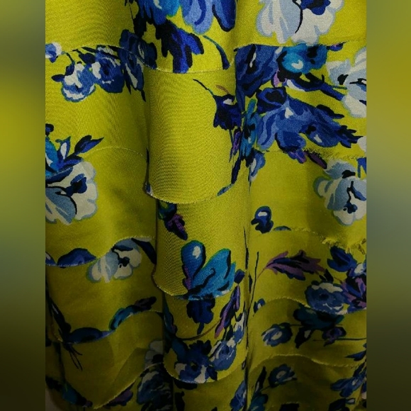 Evan Picone halter front floral dress. - Picture 6 of 7